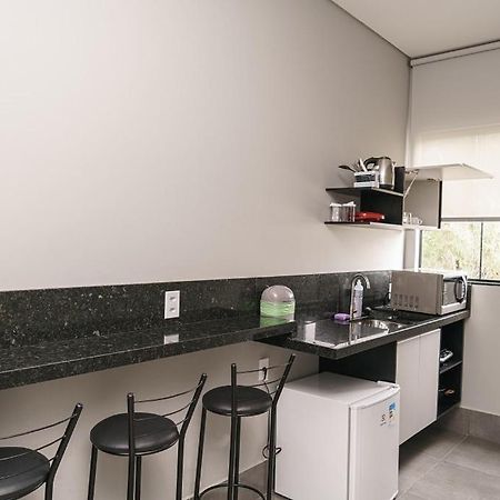شقة فوز دو إيغواسو  في Apartamento Com Cozinha Privativa المظهر الخارجي الصورة